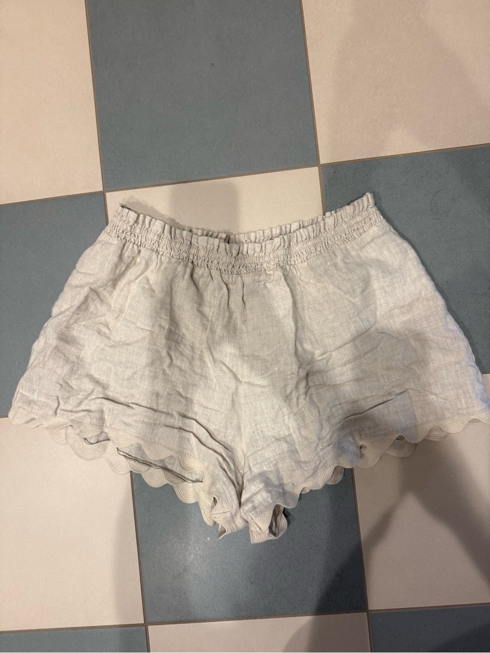 TUCKERNUCK Light Beige Scallop Hem Women’s Shorts